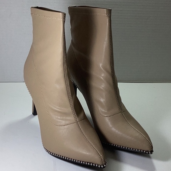 BAR III
Womens Beige Stretch Beaded Melanay Pointed Toe Stiletto - Picture 2 of 7